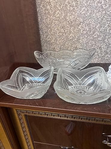 Mətbəx aksesuarları: Kəsimli xrustal qab dəsti - Dəst tərkibi: - 2 ədəd dörd ləçək — 2