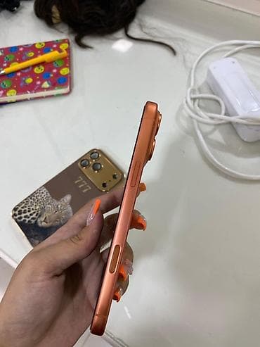 iphone se korpus: Məhsul: Smartfon + qoruyucu kabro Təsvir: - Tam ekranlı, Face ID — 3