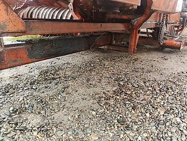 Мототранспорт: Saman presi – qoşqu tipli, traktorun arxa çıxış milindən (PTO) ötürücü — 6