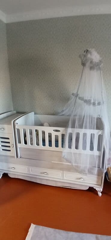 transformer yataq: Oğlan və qız üçün, Yeni, Dördbucaq, Beşik, Matras ilə, Yellənmə mexanizm ilə — 3