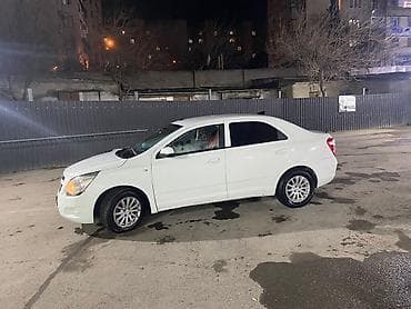 Təcili satilir heç bir prablemi yoxdur Ağ rəngli 4 qapılı sedan