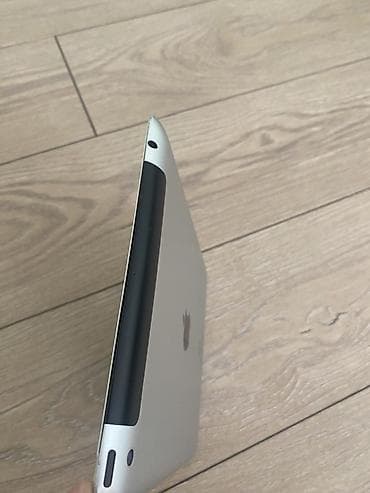 Apple iPad: Б/у Apple iPad 3 (2012), 9,7", < 64 ГБ, Самовывоз — 4