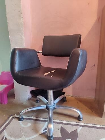 manikur kreslo: Salon kreslosu – qara rəng, QİYMƏTİ 45m. yumşaq süni dəri oturacaq və — 3