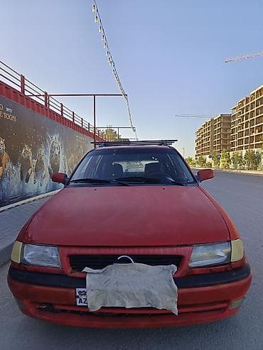 Opel Astra: 1.6 l | 1996 il 271000 km Universal