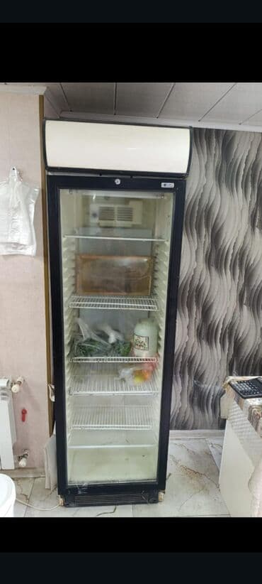 vitrin soyuducu satisi: Vitrin soyuducu satilir. Ugur firmasi. *Qiymeti 300 Azn* Unvan — 1