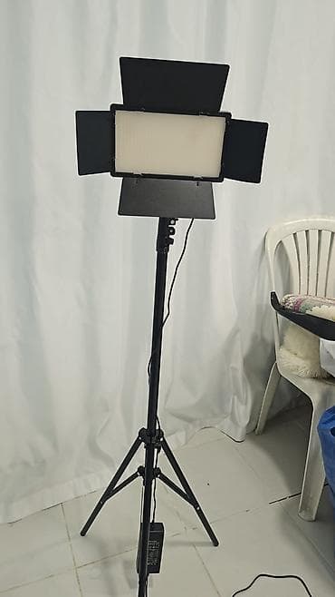 Genclik moydadir - Panel tipli LED işıq, dörd tərəfli barndoor