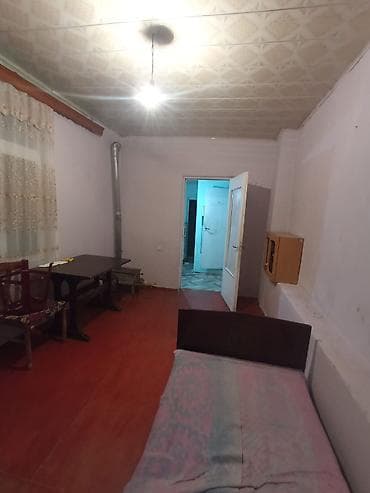 namestaj ch 018: Kirayə üçün sadə, mebellə təchiz olunmuş otaq. Xüsusiyyətlər: - — 1