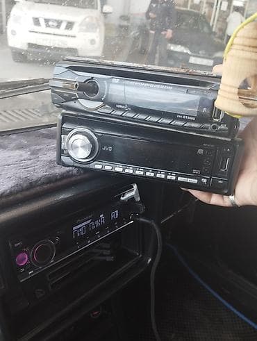 arxa manitor: Maqnitol, JVC, AUX — 1