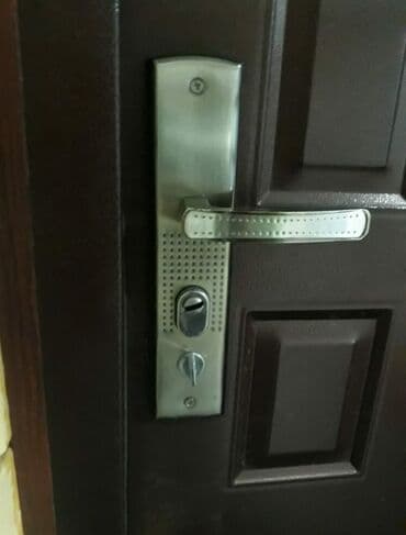 Çilingər xidməti Qapı ustası Qapıların təmiri Üzlənməsi Petlə lalafo.az -da Çilingər xidməti Qapı ustası Qapıların təmiri Üzlənməsi Petlə