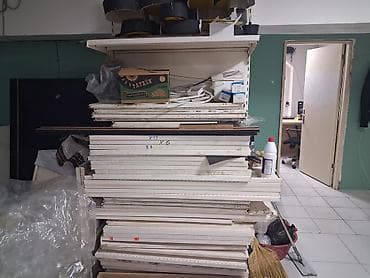 Mağaza və ofis üçün vitrin rəfləri və avadanlıq komplekti Təsvir: -