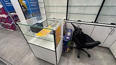 corək vitrin: Şüşəli dolab vitrini — 3