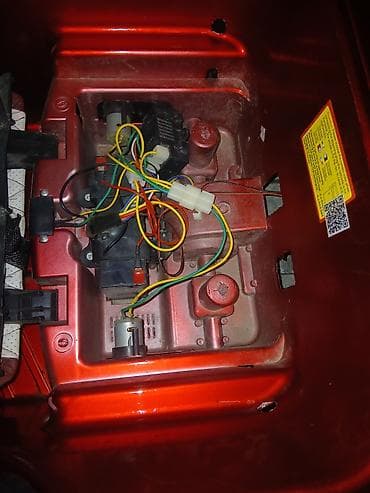 oyuncaq kamaz type 1: Uşaq üçün elektrikli minik maşını – kupe tipli, qırmızı metalik rəng — 3