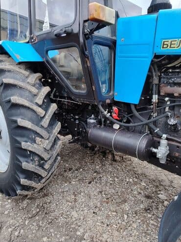 mtz 80 turbo: Traktor Belarus 1221.2 - Güclü 6 silindrli dizel mühərrik, yüksək — 4
