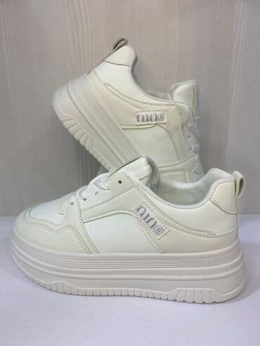 Ağ rəngli qalın altlıqlı snikerlər - Model: “MIU” yazılı casual