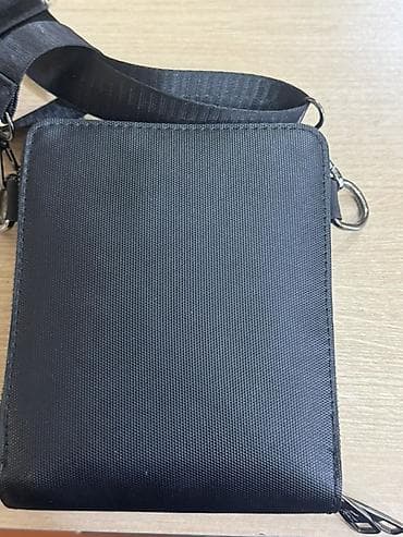 Сумки: Lacoste çiyin çantası – qara rəng - Kompakt, düzbucaqlı dizayn; ön — 2