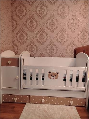 set qablari: Oğlan və qız üçün, Dördbucaq, Beşik, Dəst ilə, Yellənmə mexanizmsiz — 1