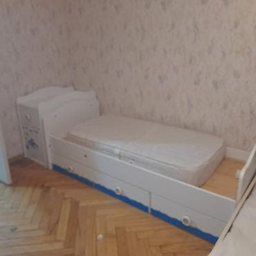 lovhe: Uşaq/yeniyetmə çarpayısı və uyğun tumba dəsti - Rəng: ağ, mavi dekor — 1