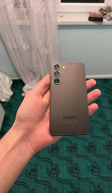 telfon 50 azn: Samsung Galaxy S23, 128 GB, rəng - Boz, Simsiz şarj — 1