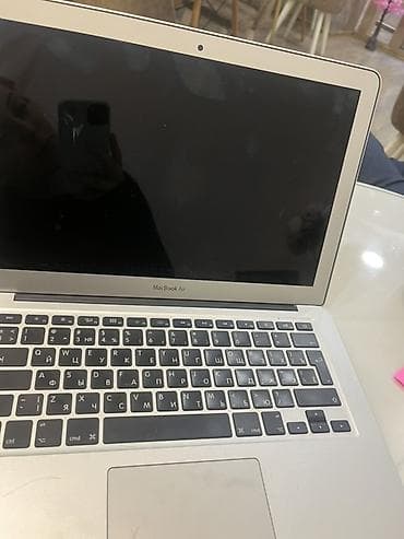 Apple MacBook Air noutbuku - Model: MacBook Air (gümüş alüminium