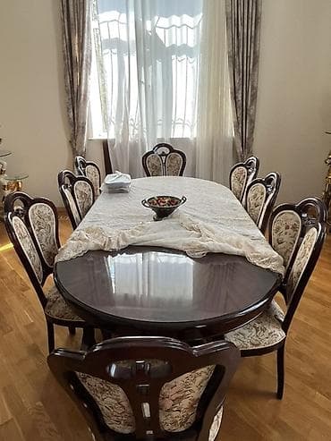 perla mebel kataloq: Klassik üslubda qonaq otağı mebel dəsti Tərkibi: - Oval formalı masa — 2