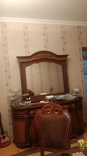 ev stolu: İşlənmiş, Masa və oturacaqlar — 1