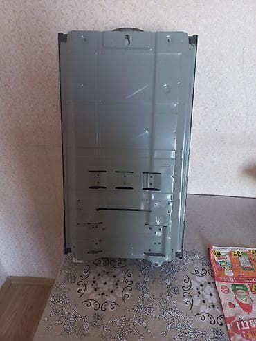 mətbəx kranları: Qardinal 32 kW gücə malik divardan asılan qaz ilə işləyən su — 2