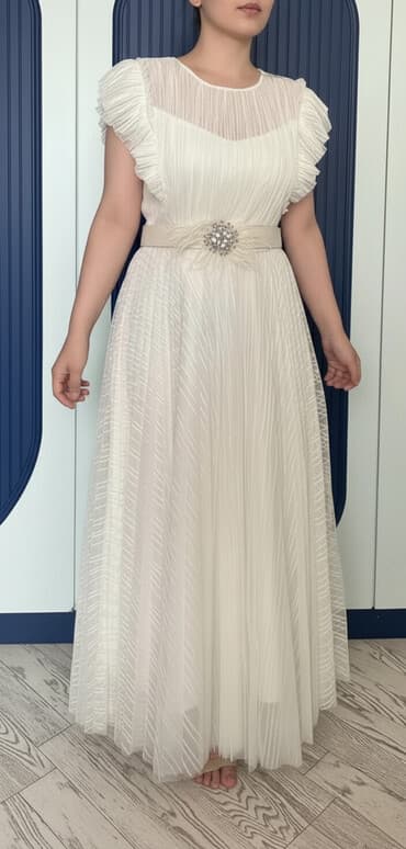 Ağ rəngli zərif ziyafət/gecə paltarı - Uzun, axıcı ətəkli dizayn -