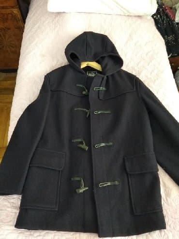 Cinslər: Genc oglanlar ucun palto kapyuşonlu.Ingiltere istehsalidir.Ela — 2
