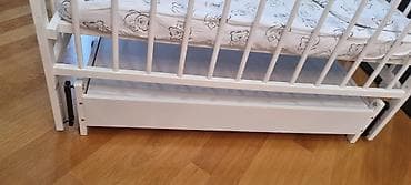 Beşiklər: Oğlan və qız üçün, Dördbucaq, Beşik, Dəstsiz, Matras ilə, Yellənmə mexanizm ilə — 2