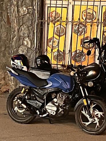 hava kompressoru: Şəhər içi üçün ideal, yığcam yol motosikleti. Xüsusiyyətlər: - Rəng — 1