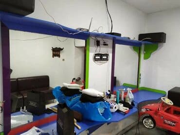 usaq kreslolari: Uşaq salonu ücün mebel. 2 güzgü 1*1m. 2 tumba ( teker üste ) 2 polka — 4