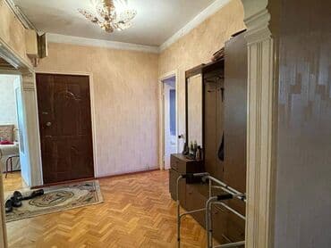 9 ci mikrorayon satilan evler: Bakı, 4 otaqlı, Köhnə tikili, m. Həzi Aslanov, 110 kv. m — 18