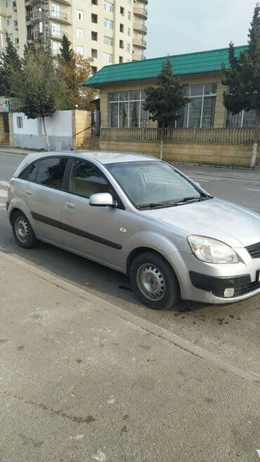 купить машину в баку в кредит: Kia Rio: 1.5 л | 2010 г. Хэтчбэк — 4