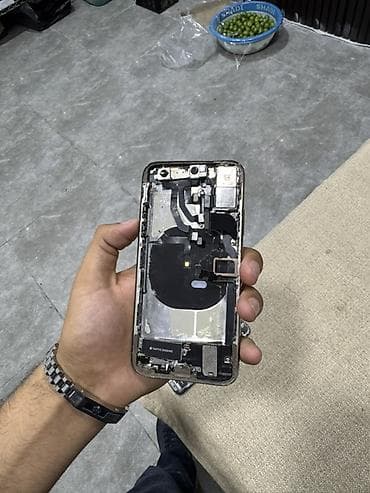 iphon x: IPhone X — 4
