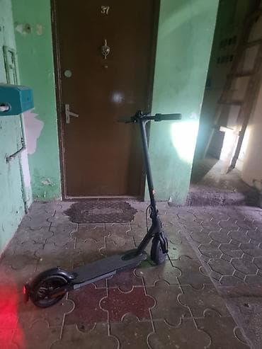 skute: İşlənmiş Elektrik samokat 8", 351 - 500 Vt, 26 - 35 km/s, Ünvandan götürmə, Ödənişli çatdırılma — 4