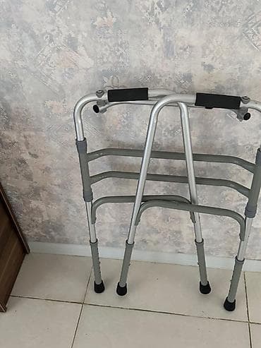 Eşitmə cihazları: Yüngül alüminium gəzinti çərçivəsi (əla vəziyyətdədir) - Material — 3