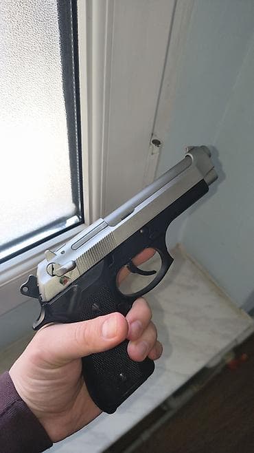 idman halqasi: Model: (Beretta üslubunda) oyuncaq airsoft tapançası — 2