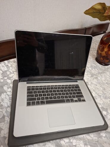 macbook m1 qiymeti: Apple MacBook Pro noutbuku Xüsusiyyətlər: - Korpus: gümüş rəngli — 4
