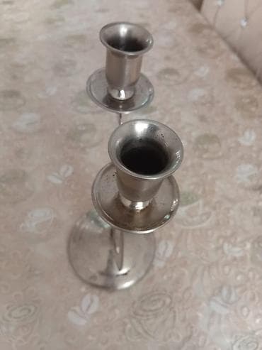 Şamdanlar: İki şamlı metal şamdan – lira (arpa) formasında dekorativ model. - — 8