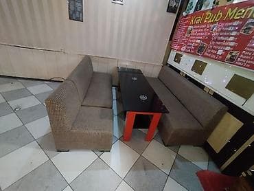 klassik divan: Kafe restoran ücün 10 dəst divan . Ölcu 1. 20 sm 2 divan 1 masa — 3