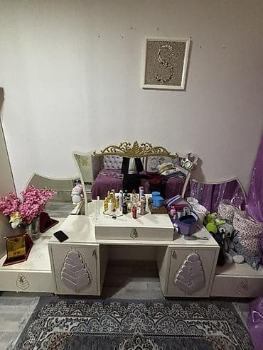 Klassik tərzli makiyaj/gelin masası dəsti - Rəng: krem-ağ, qızılı