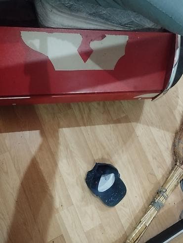 dowek: Uşaq üçün maşın formalı çarpayı - Dizayn: Qırmızı rəngdə, yanlarda — 1