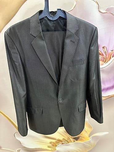 klon geyimi: Kişi Kostyumu…Türkiyyə məhsuludur…Tək düymədir, Bədən ölçüsü 40 (Slim — 2
