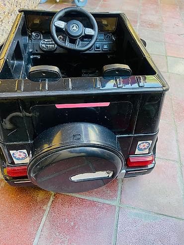 4 yaş: Uşaq üçün elektrikli minik maşını – Mercedes G-Class stili, qara rəng — 6