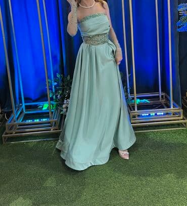 brilyant qaşlı uzuk: Zərif ziyafət/libas – açıq firuzəyi rəngdə uzun don - Üst hissə — 1