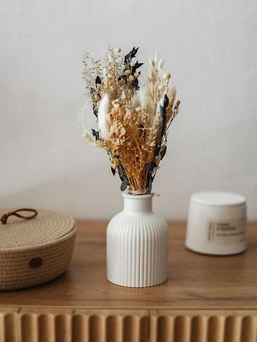 boynu gulu: Bir vaza — 1