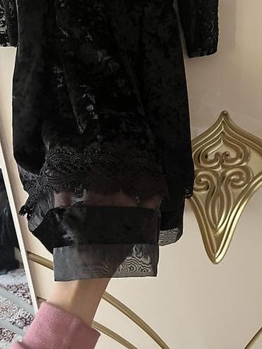 cins şalvar modelleri: Qadın gecə geyimi – qara məxmər və naxışlı krujeva kombinasiyası - — 2