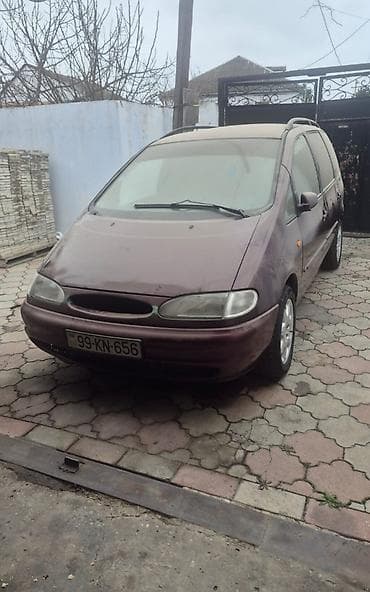 Ford Galaxy miniven. Maşın ehtiyat hissəsi kimi satılır Ford