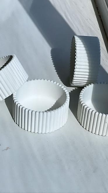 servis: Ağ rəngli, ribli teksturaya malik dekorativ qab dəsti - Minimalist — 1