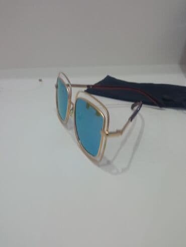 Eynəklər: Eynek hec bir problemi yoxdur.Satilir 2 manat.Unvan bileceri.metro — 3